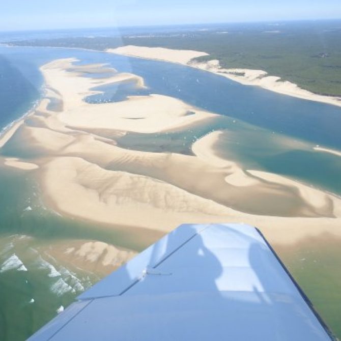 Survol du bassin en avion